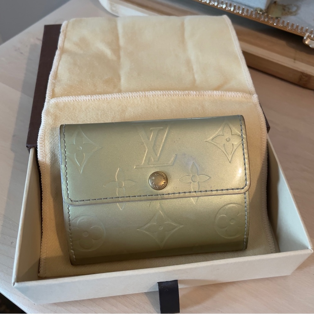 Vintage 100% Authentic Bifold Louis Vuitton Cardholder